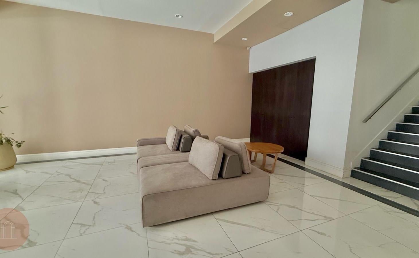 Foto de VENTA - Departamento 2 ambientes Zona Plaza Colón, imagen 1