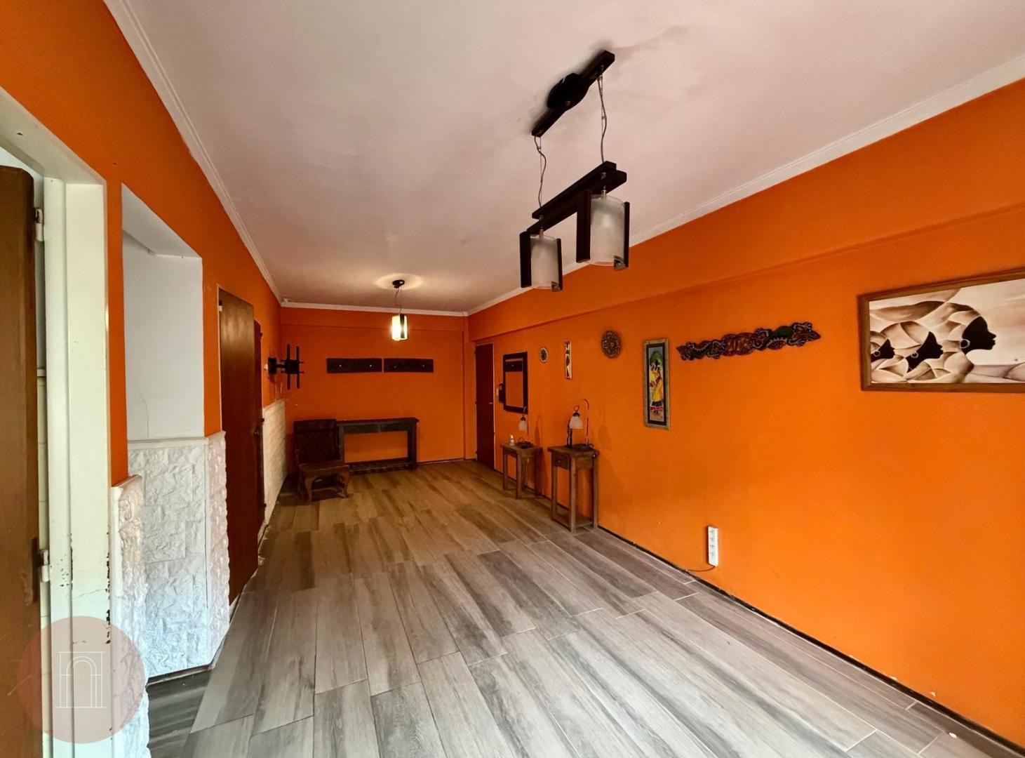 Foto de EN VENTA- Departamento de 3 ambientes al lateral con cochera Zona, imagen 4