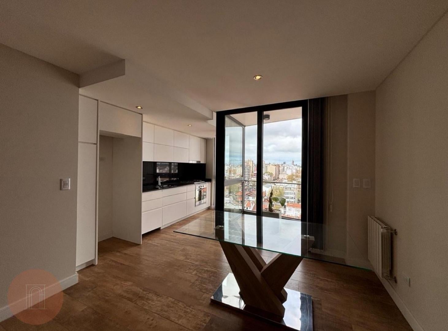 Foto de EN VENTA- Semipiso de 2 ambientes al frente con cochera Zona Plaza Mitre, imagen 3