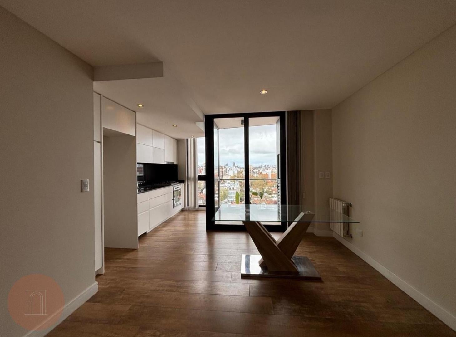 Foto de EN VENTA- Semipiso de 2 ambientes al frente con cochera Zona Plaza Mitre, imagen 1