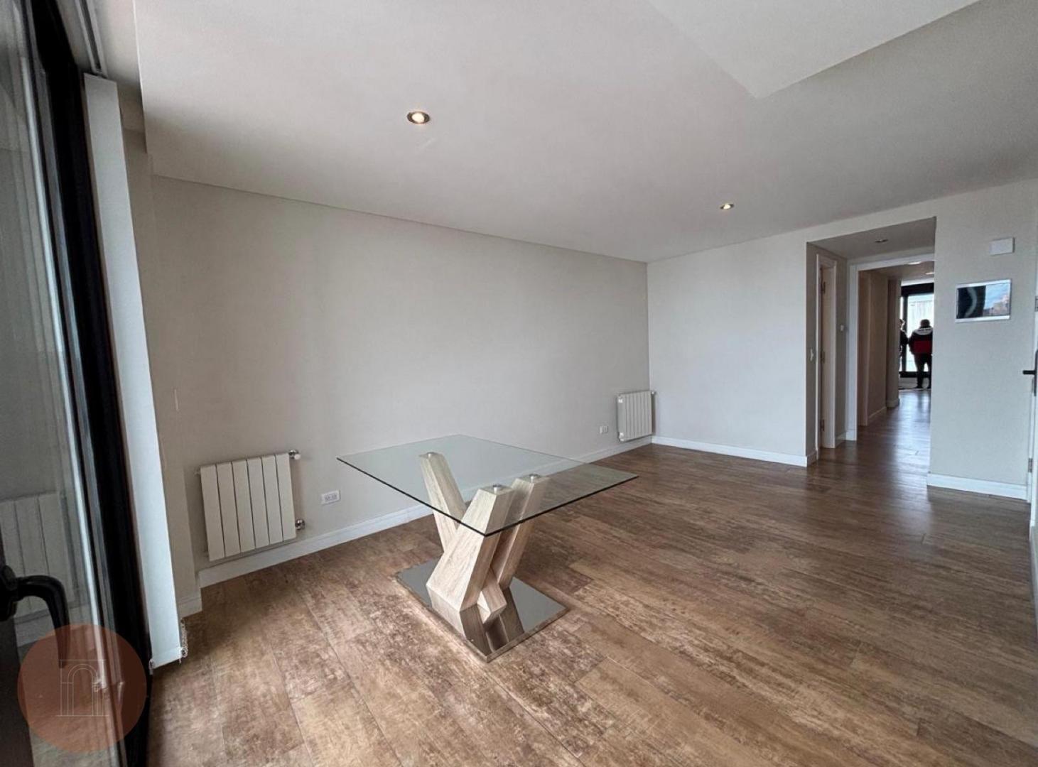 Foto de EN VENTA- Semipiso de 2 ambientes al frente con cochera Zona Plaza Mitre, imagen 5
