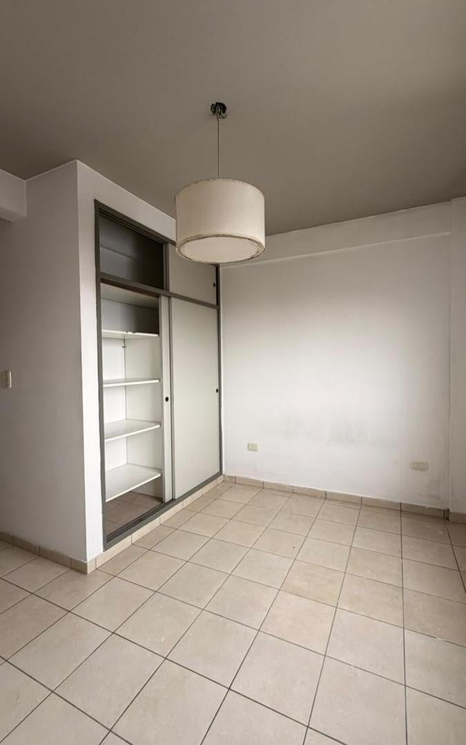 Foto de Departamento De 1 Dormitorio Con Cochera Al Frente! Luminoso Y Listo, imagen 2