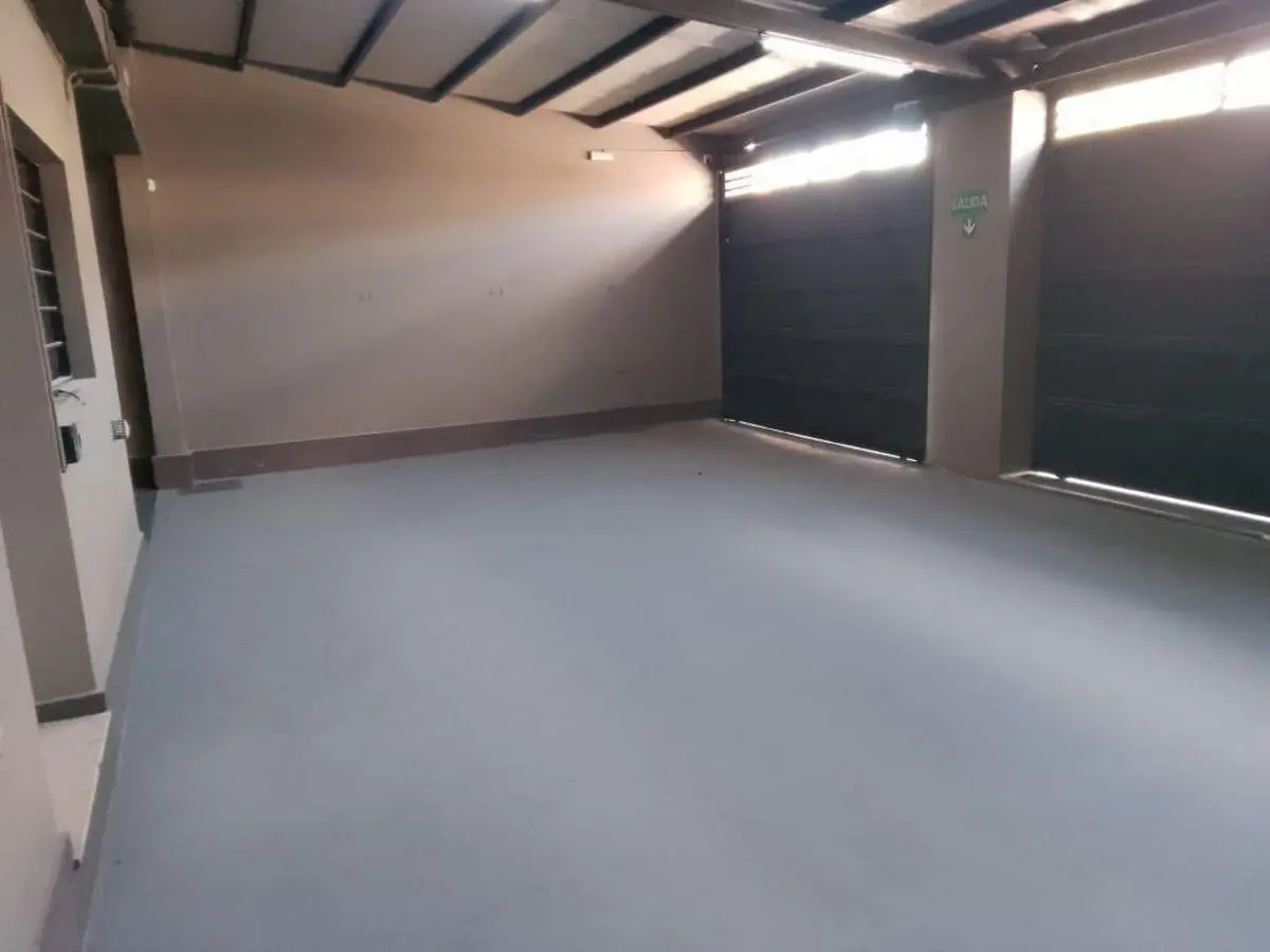 Gran Oportunidad! Galpón Industrial con oficinas, Alta Rentabilidad en Zona Estratégica". 5
