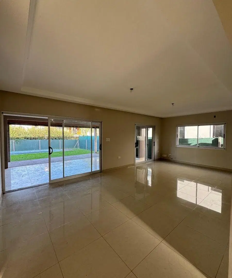 Exclusiva casa en Barrio Privado Alto Verde 2 1