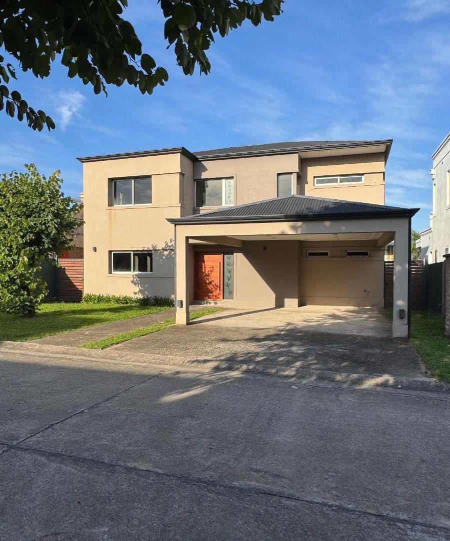 Exclusiva casa en Barrio Privado Alto Verde 2