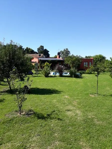 Chalet 3 amb. 130m2 cub. 1260 m2 lote. Quincho. Piscina. Sierra de los Padres. 3