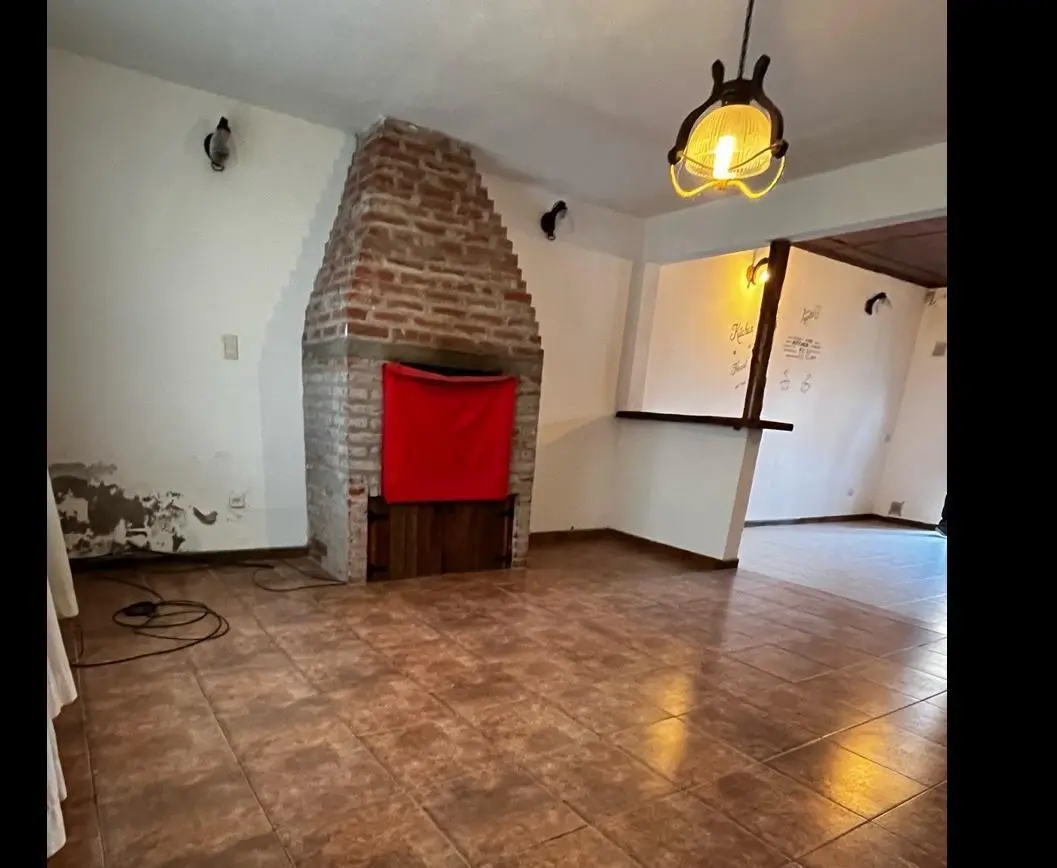 Casa de 3 amb. Entrada de auto y patio. Lopez de Gomara y Carballo. 5