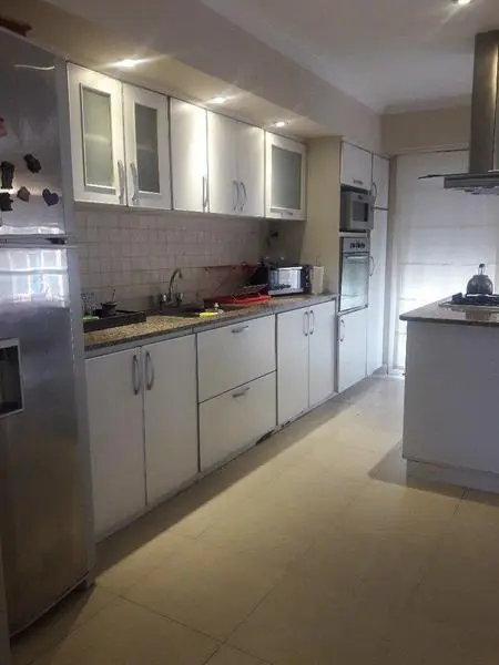 Chalet 5 amb. 3 baños, 330 m2 150m2 cub. San Cayetano. 4