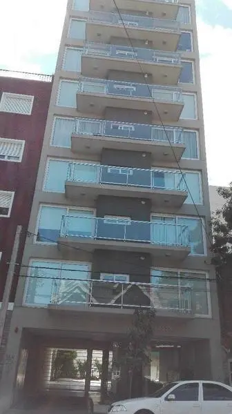 Departamento 2 amb a la calle con balcón. Cochera. Plaza Mitre. Apto Crédito!!! 2