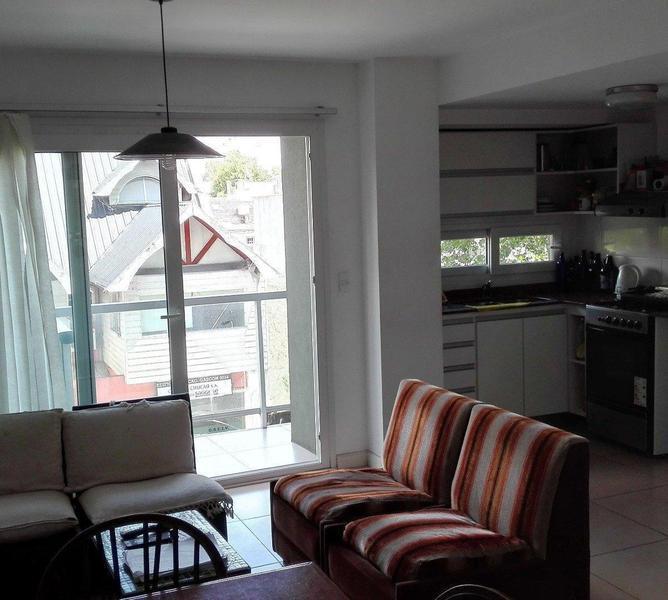 Foto de Departamento 2 amb a la calle con balcón. Cochera. Plaza Mitre. Apto, imagen 5