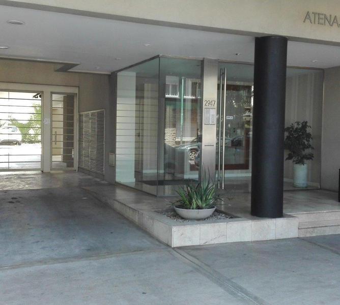Departamento 2 amb a la calle con balcón. Cochera. Plaza Mitre. Apto Crédito!!!