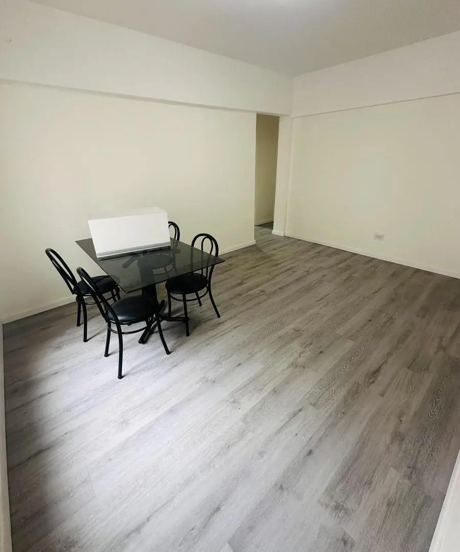Departamento con 60 m² construidos, 2 dormitorios en venta en La Perla 3