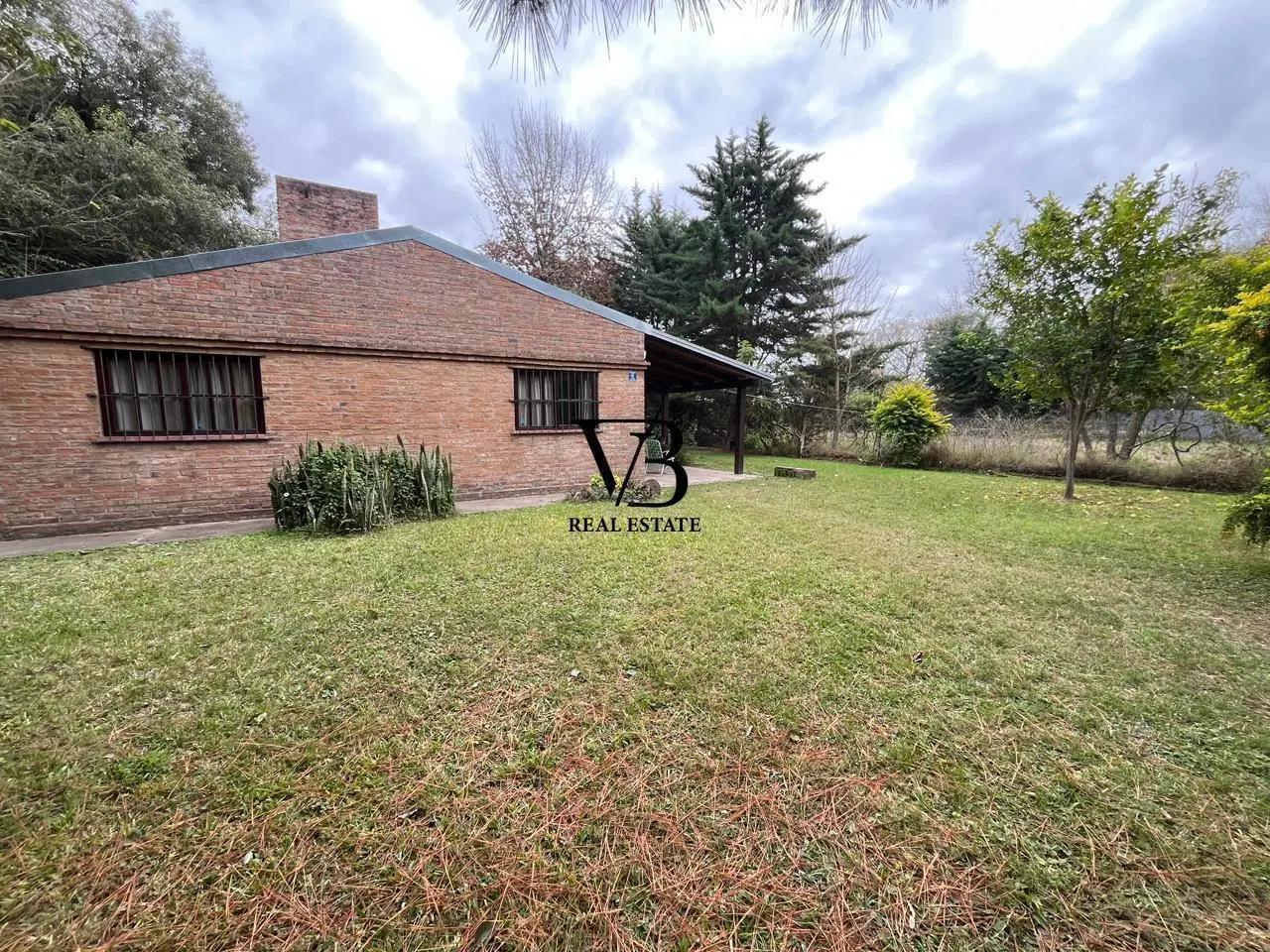 Chalet tipo loft con gran terreno  en Colastine Norte 8