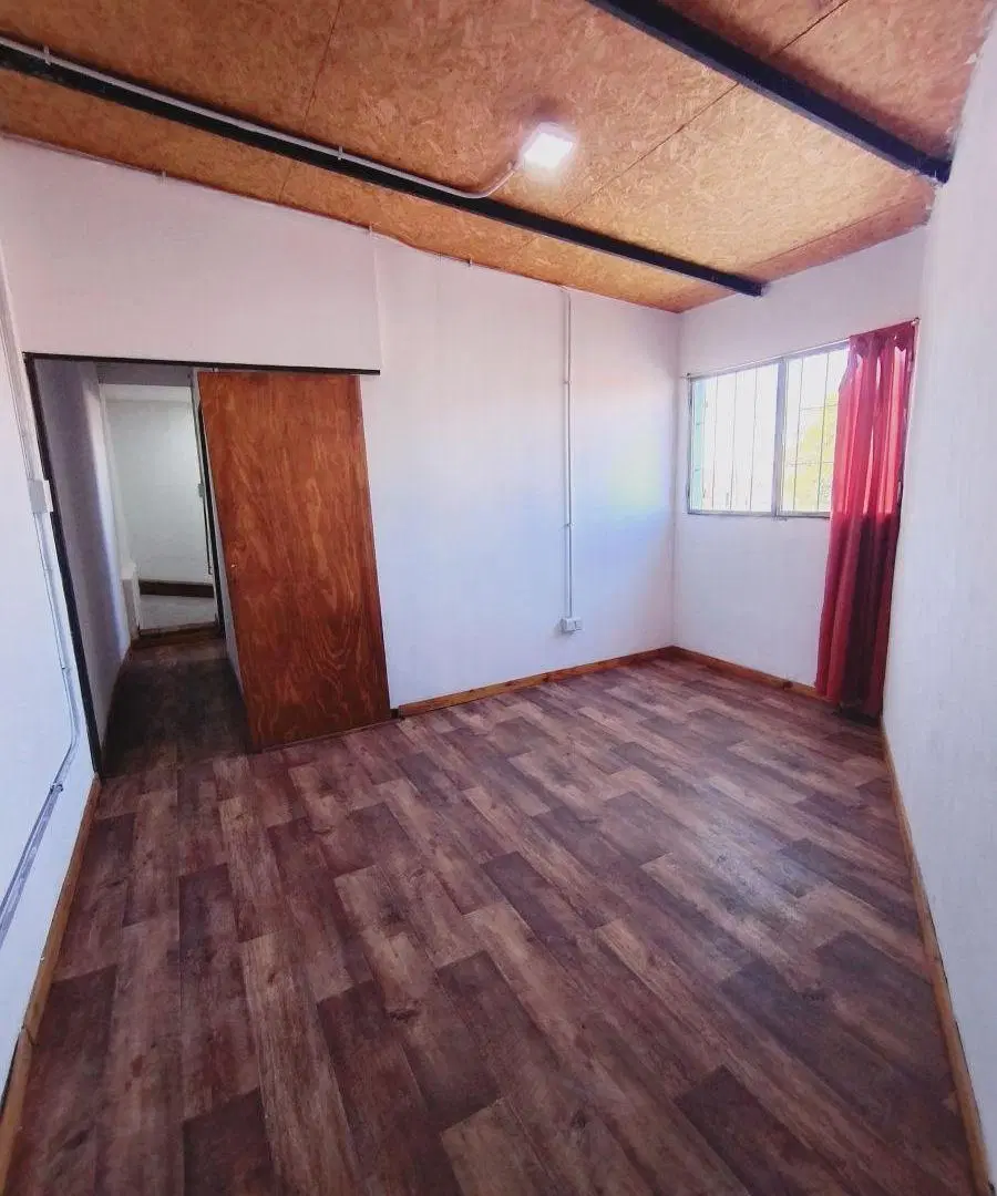 VENDO CASA 3 DORMITORIOS - GODOY CRUZ - FRENTE AL CORREDOR 4