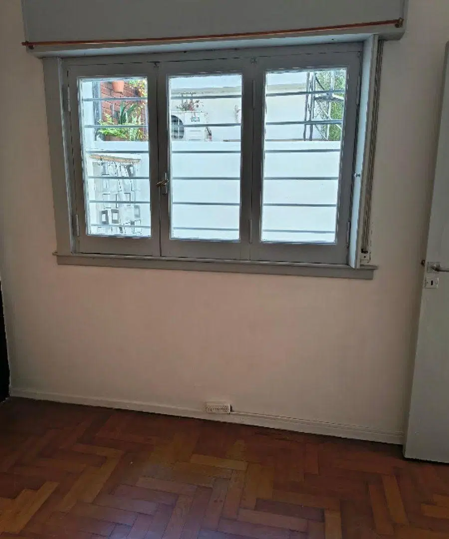 PH EN PLANTA BAJA DE 2 AMBIENTES EN EXCELENTE UBICACIÓN LADO NORTE SOBRE CALLE CASEROS 4