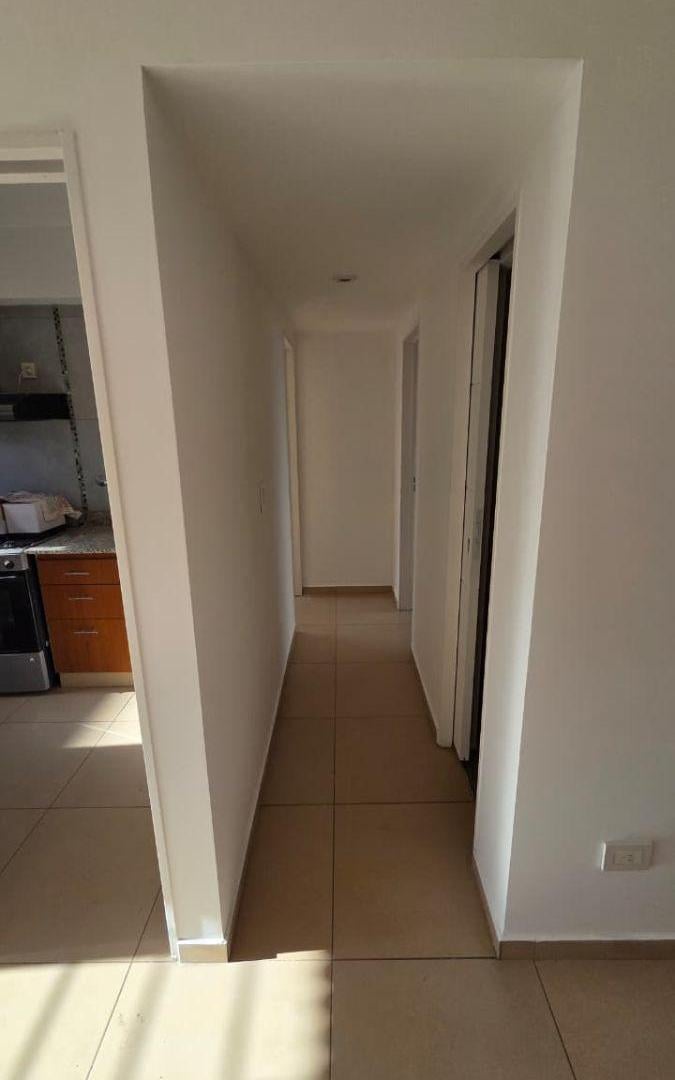 EXCELENTE DEPARTAMENTO DE 3 AMBIENTES UBICADO A SOLO 2 CUADRAS DE LA ESTACIÓN