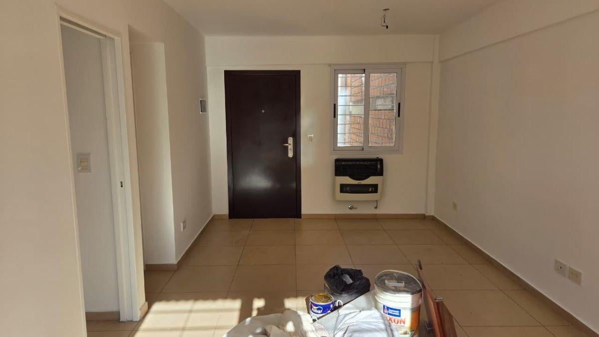 Foto de EXCELENTE DEPARTAMENTO DE 3 AMBIENTES UBICADO A SOLO 2 CUADRAS DE LA, imagen 3