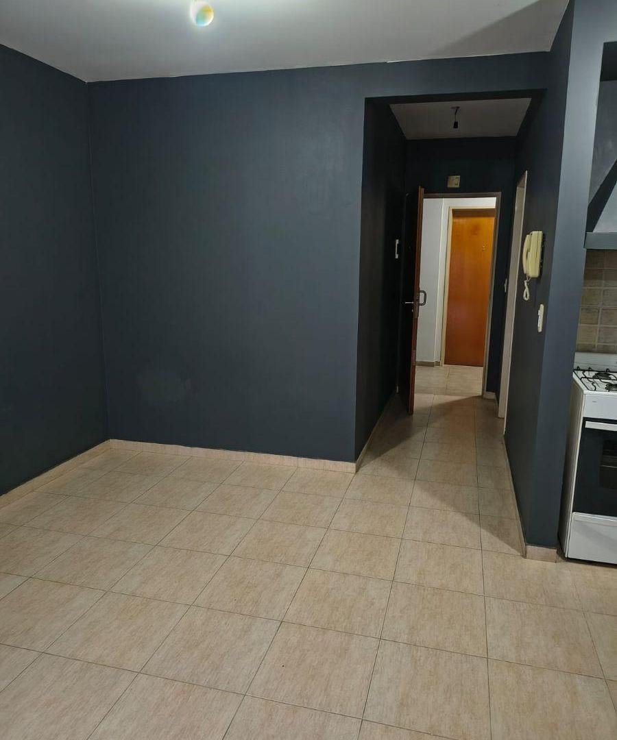 Foto de Cómodo monoambiente con balcón en Morón, imagen 1