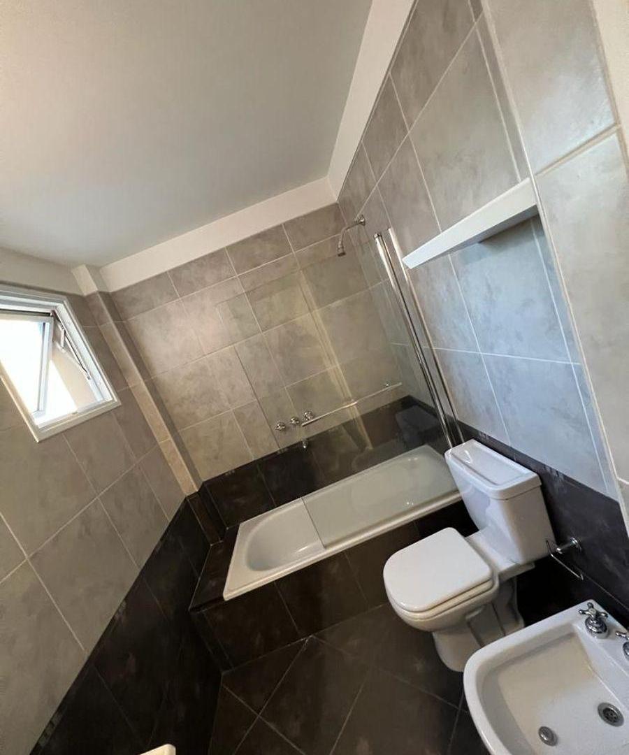 Foto de Impecable departamento con cochera en alquiler, 2 ambientes., imagen 1