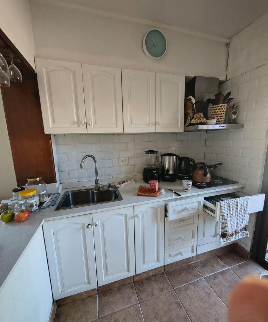 Foto de Oportunidad casa sobre amplio lote Haedo, imagen 2