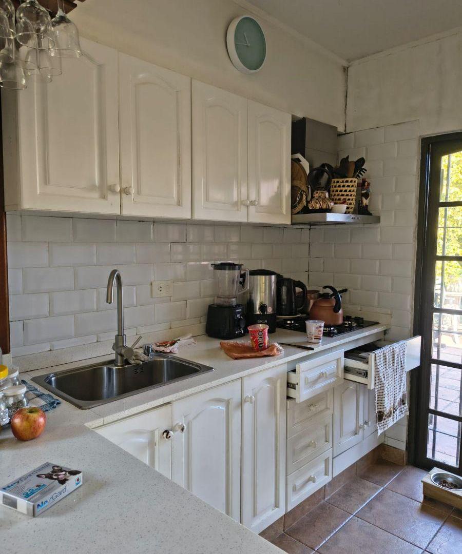 Foto de Oportunidad casa sobre amplio lote Haedo, imagen 1