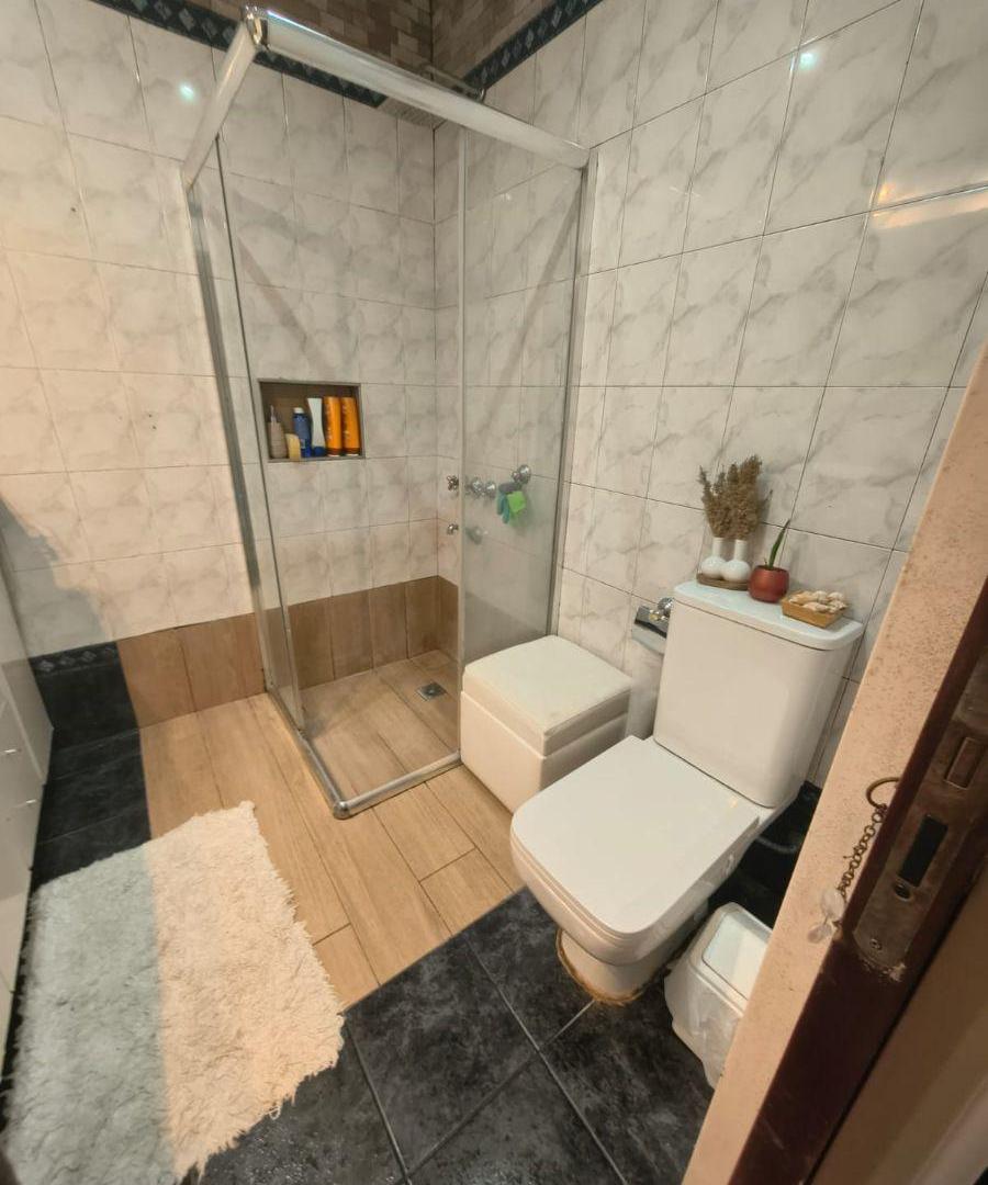 Foto de Oportunidad casa sobre amplio lote Haedo, imagen 4