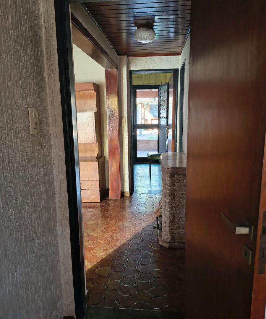 Foto de Oportunidad casa en lote propio con amplio fondo y cochera Haedo, imagen 4