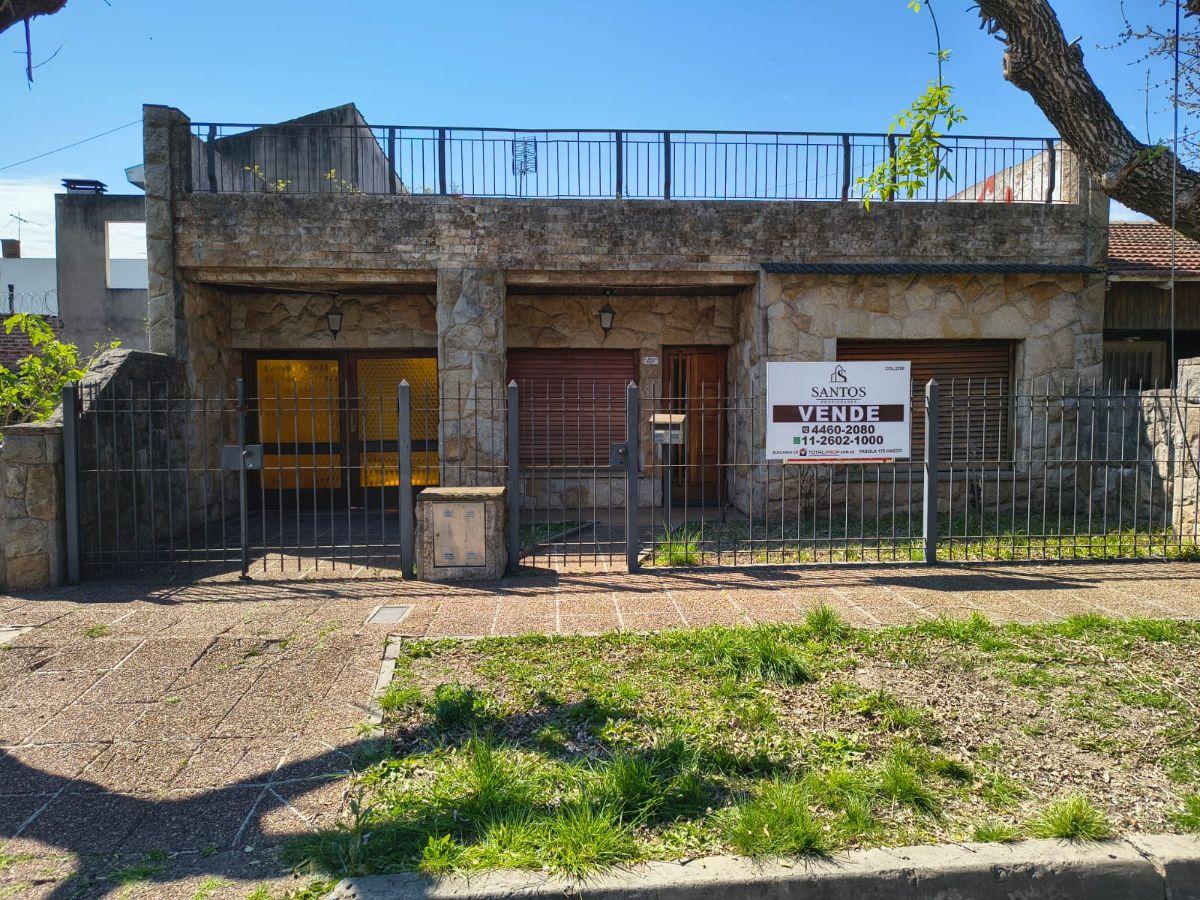Foto de Oportunidad casa en lote propio con amplio fondo y cochera Haedo, imagen 1