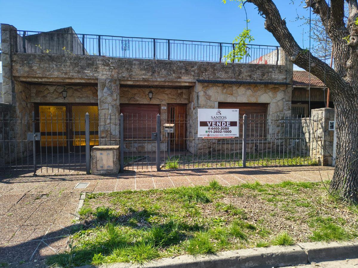Foto de Oportunidad casa en lote propio con amplio fondo y cochera Haedo, imagen 3