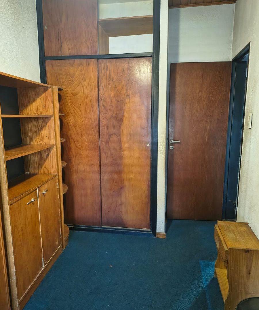 Foto de Oportunidad casa en lote propio con amplio fondo y cochera Haedo, imagen 5