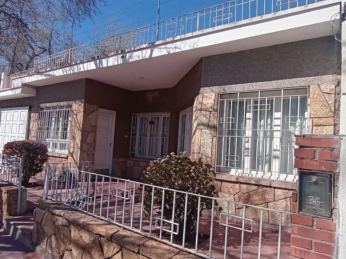CASA EN VENTA SEXTA SECCION - ITALIA 36 - PRECIO DE MERCADO INMEJORABLE!!!!! 2