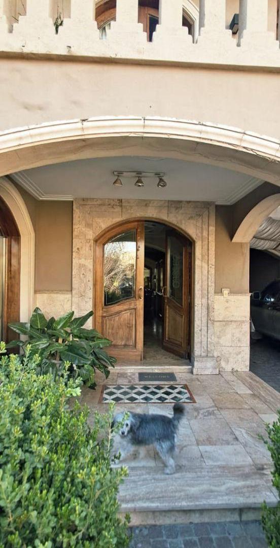 Foto de VENTA HERMOSA CASA EN CALLE ROCA, CASI PERU - LAS HERAS MENDOZA A POCAS, imagen 2