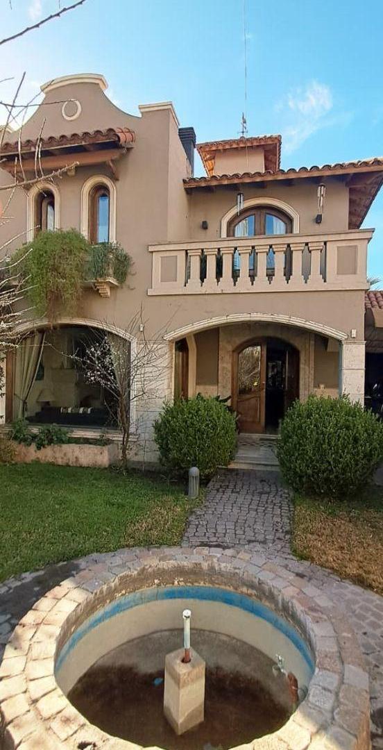 Foto de VENTA HERMOSA CASA EN CALLE ROCA, CASI PERU - LAS HERAS MENDOZA A POCAS, imagen 1