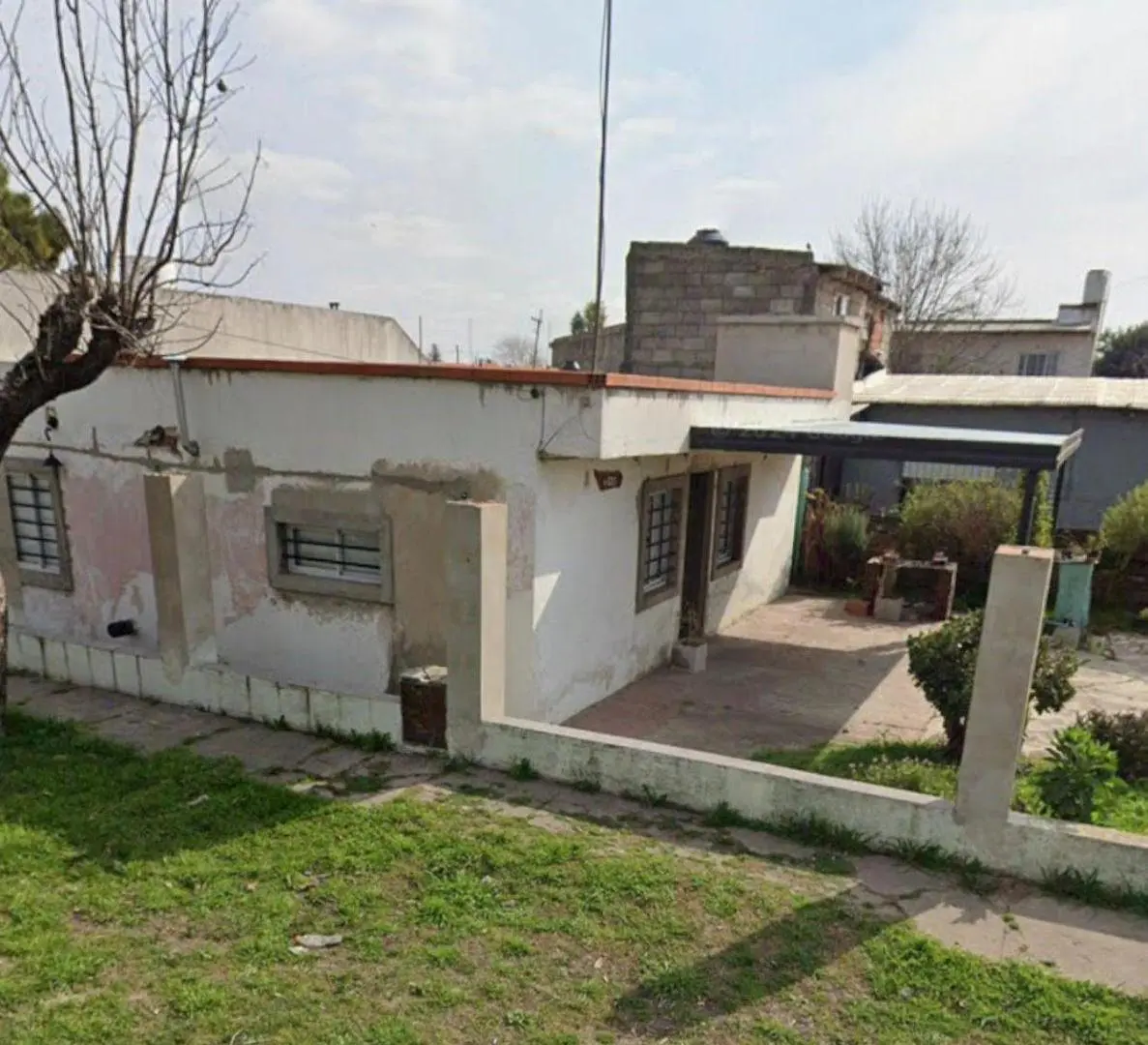 IMPORTANTE ESQUINA A UNA CUADRA DE AV. ROCHA. CALLE 258A 2