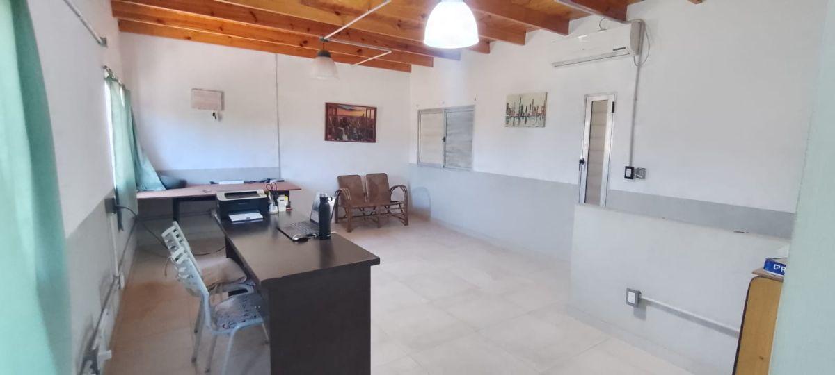 Foto de GALPÓN EN VENTA / ALQUILER – BERAZATEGUI, imagen 1