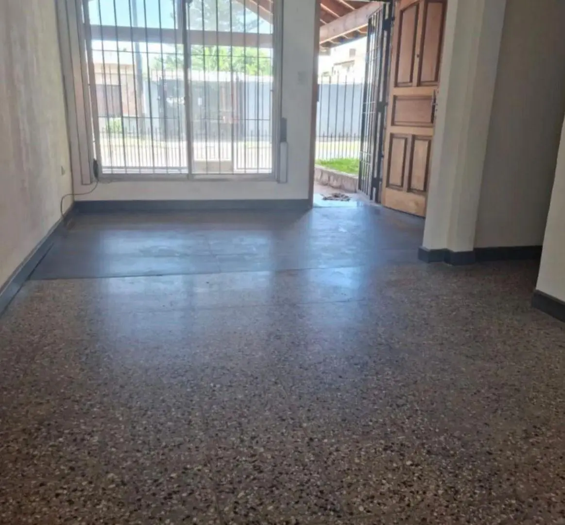 CHALET EN ALQUILER EN CALLE 152 ENTRE 20 y 20 A, A PASOS DE AV MITRE 4