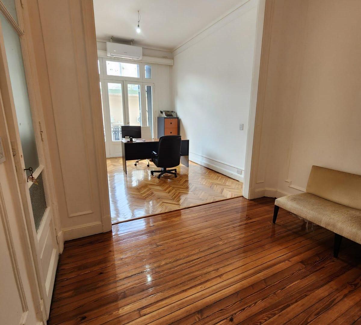 Foto de DUEÑO VENDE EXCLUSIVO 4 AMBIENTES | EDIFICIO HISTÓRICO |, imagen 5