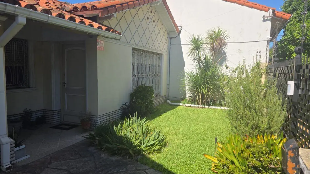 Casa de 3 ambientes + ambiente en planta alta – Apta crédito – Olivos Golf 2