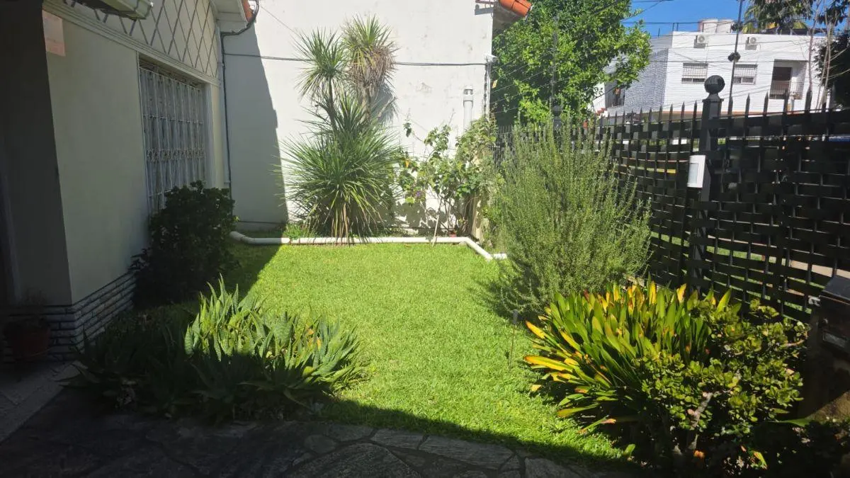 Casa de 3 ambientes + ambiente en planta alta – Apta crédito – Olivos Golf 3