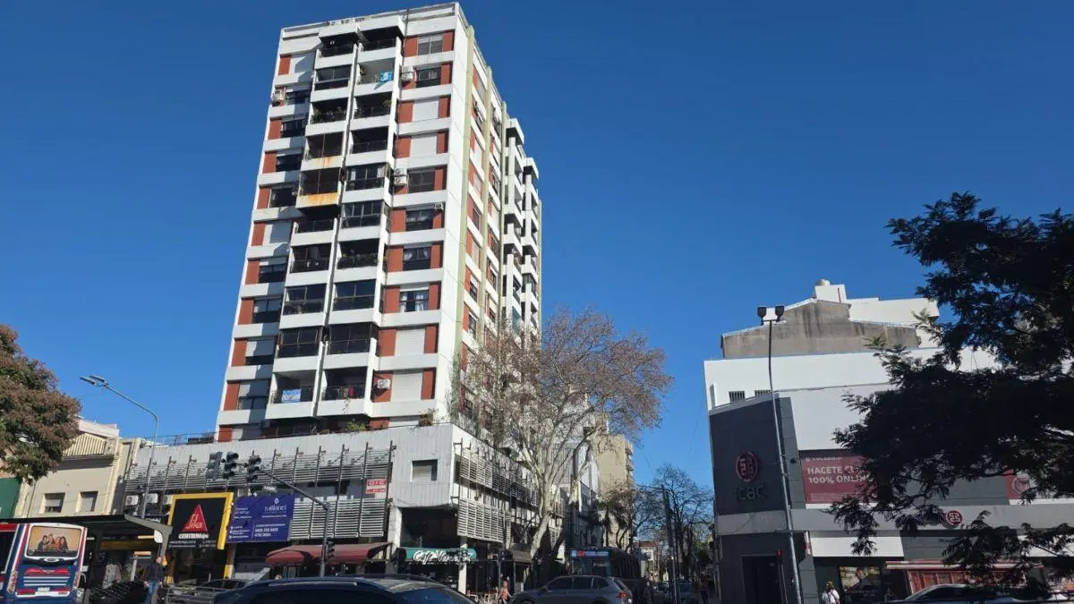 FLORIDA Av. Maipú.EXCELETE UBICACIÓN 3 ambientes amplios y luminosos.Gran vista al río 2
