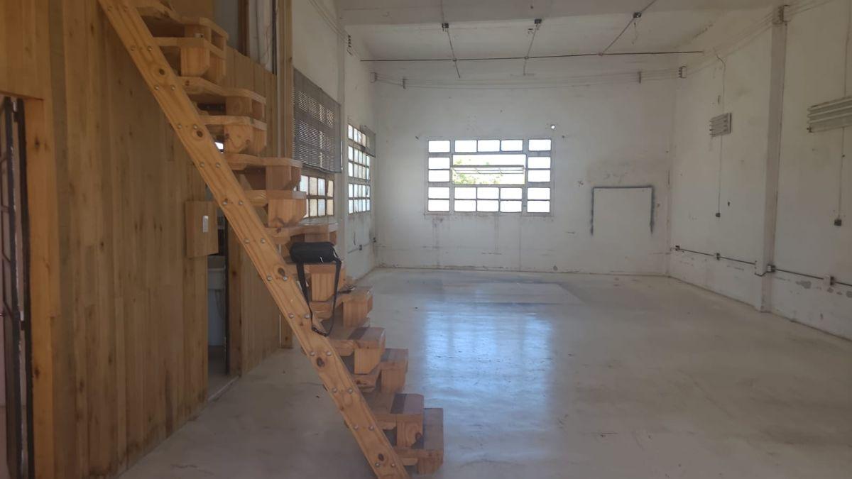 Foto de Galpón en 1er piso con vivienda en Florida Belgrano Norte Sobre avenida, imagen 2