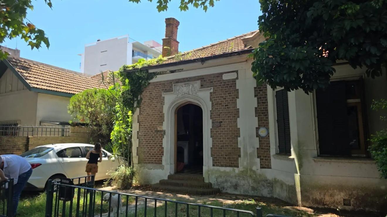 Foto de Casa De Estilo Neocolonial Con 6 Ambientes (Jardín, Quincho Y Cochera), imagen 1