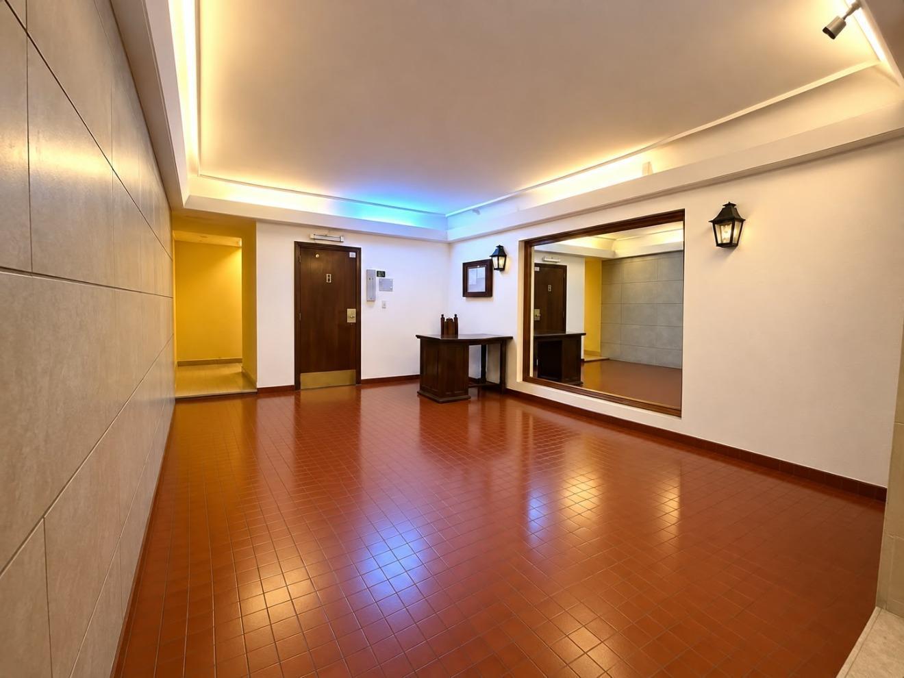Foto de Venta de departamento de 2 ambientes con excelente ubicación sobre, imagen 3