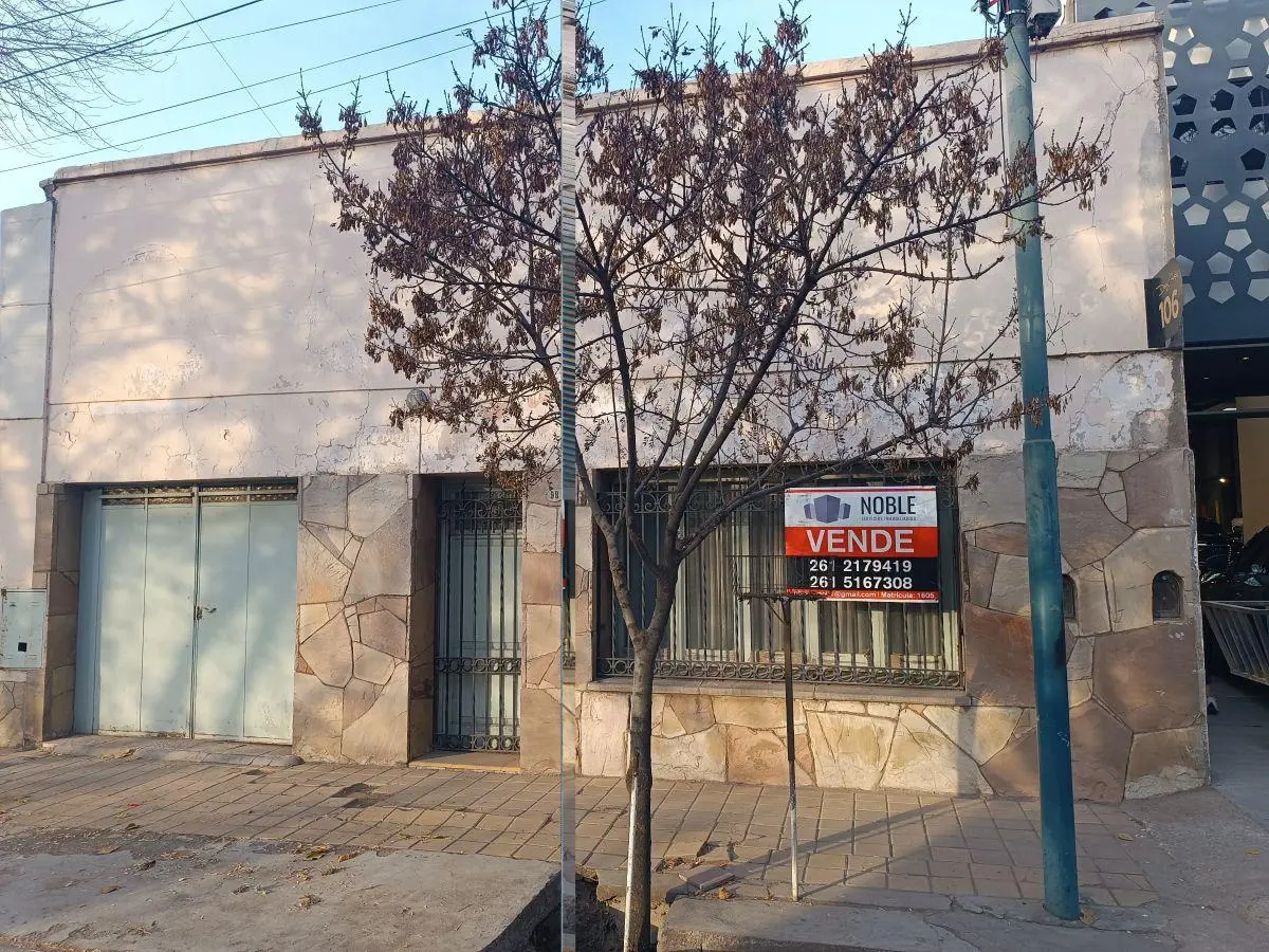 NOBLE Servicios Inmobiliarios VENDE CASA / LOTE en Godoy Cruz. 3