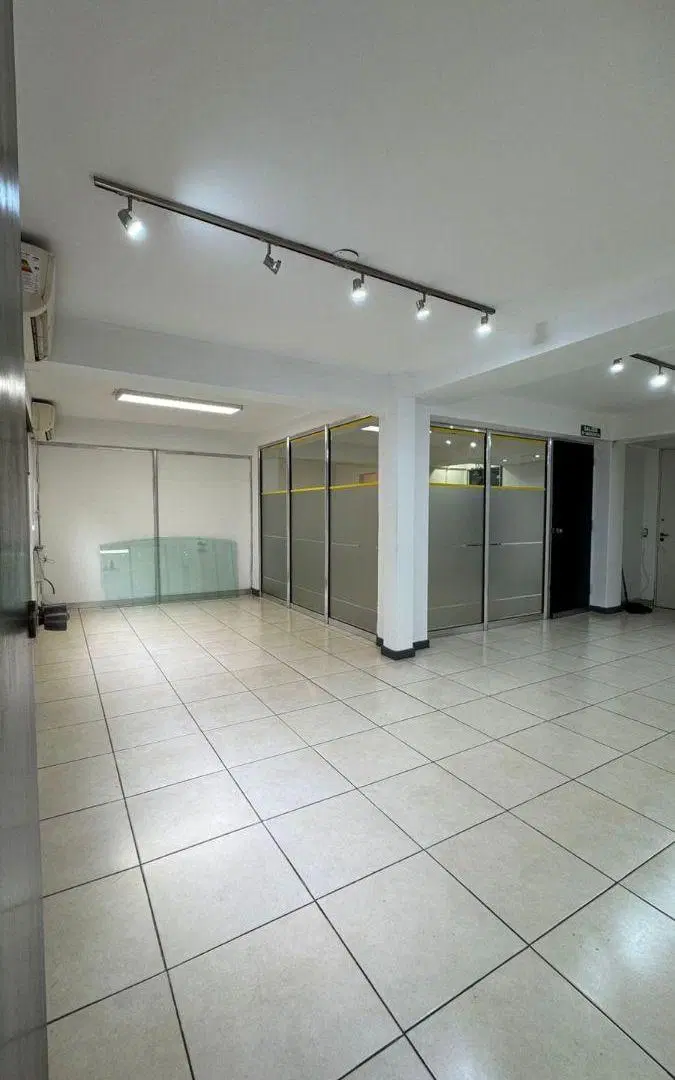 NOBLE Servicios Inmobiliarios ALQUILA OFICINA en Microcentro de Mendoza 5