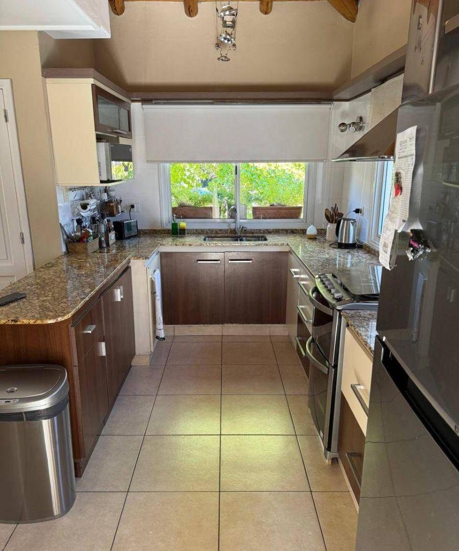 Foto de Casa en venta c/ cochera en Godoy Cruz, imagen 2