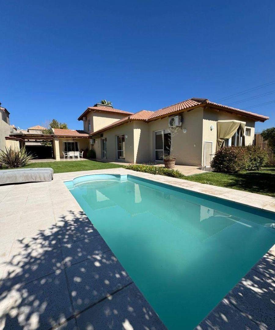 Foto de Casa en venta c/ cochera en Godoy Cruz, imagen 3
