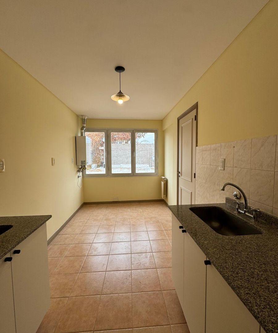 Foto de Departamento en venta c/ cochera en Godoy Cruz, imagen 1