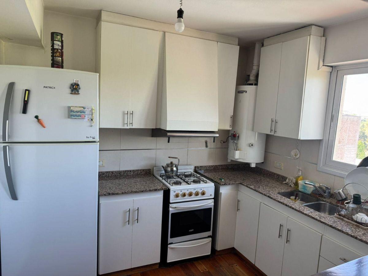 Foto de Departamento en venta c/ cochera en 2.ª Sección Barrio Cívico, imagen 2