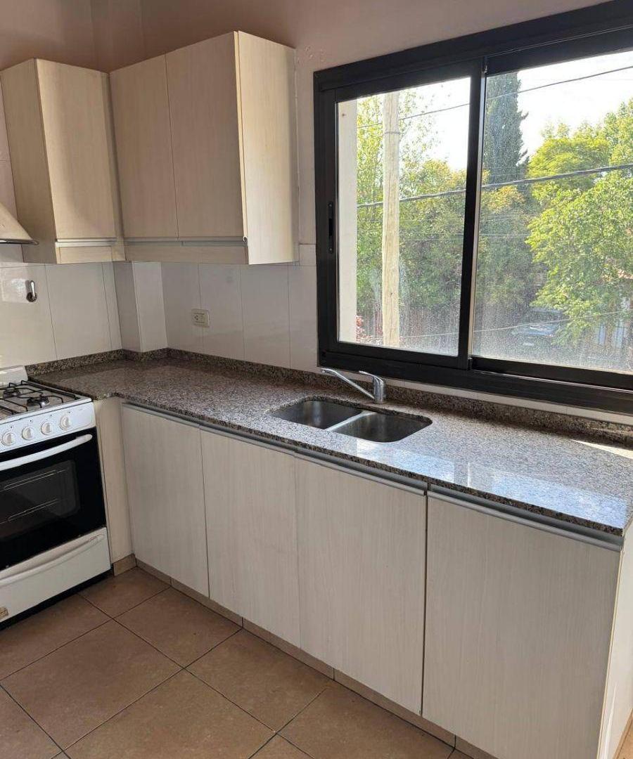 Foto de Departamento en venta c/ cochera en Villa Nueva, imagen 2